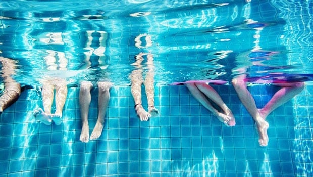 فواید آب درمانی برای زانو